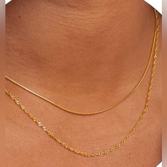 BNIB Layering 14k gold plated necklace - Picture 2 of 4